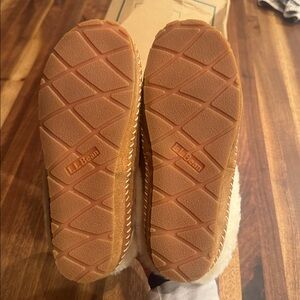L.L. Bean Wicked Good Slippers, Squam Lake. Size 5